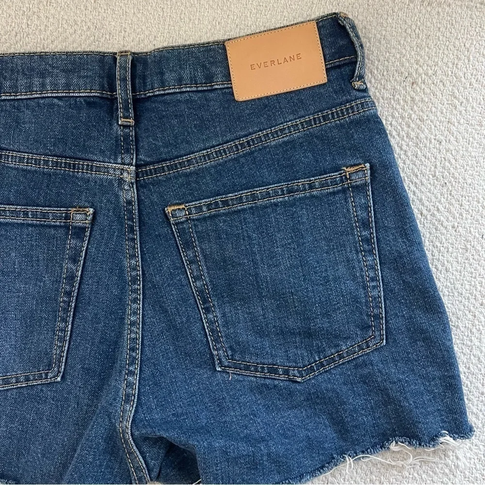 EVERLANE THE CHEEKY DENIM SHORT SIZE 26 - Picture 6 of 9